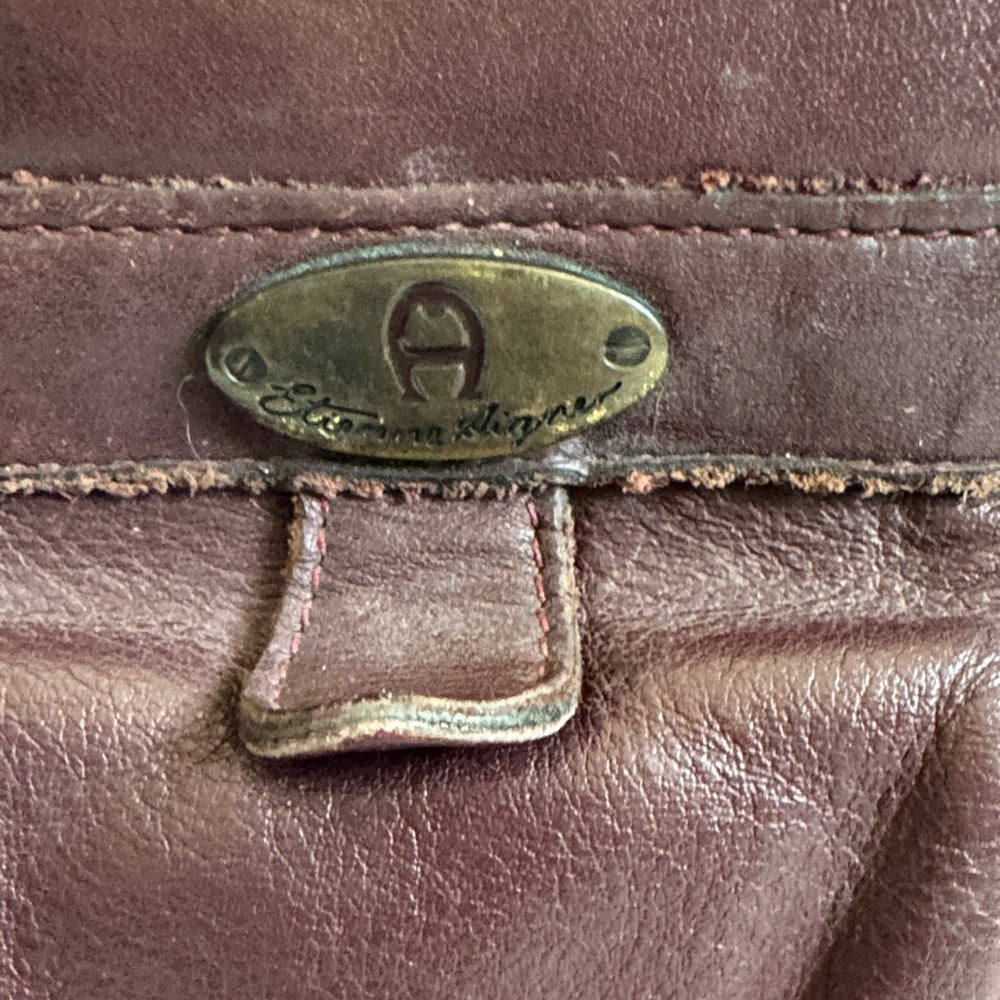 90s Retro Etienne Aigner Shoulder/Crossbody Signature Oxblood Leather Purse - Picture 2 of 15